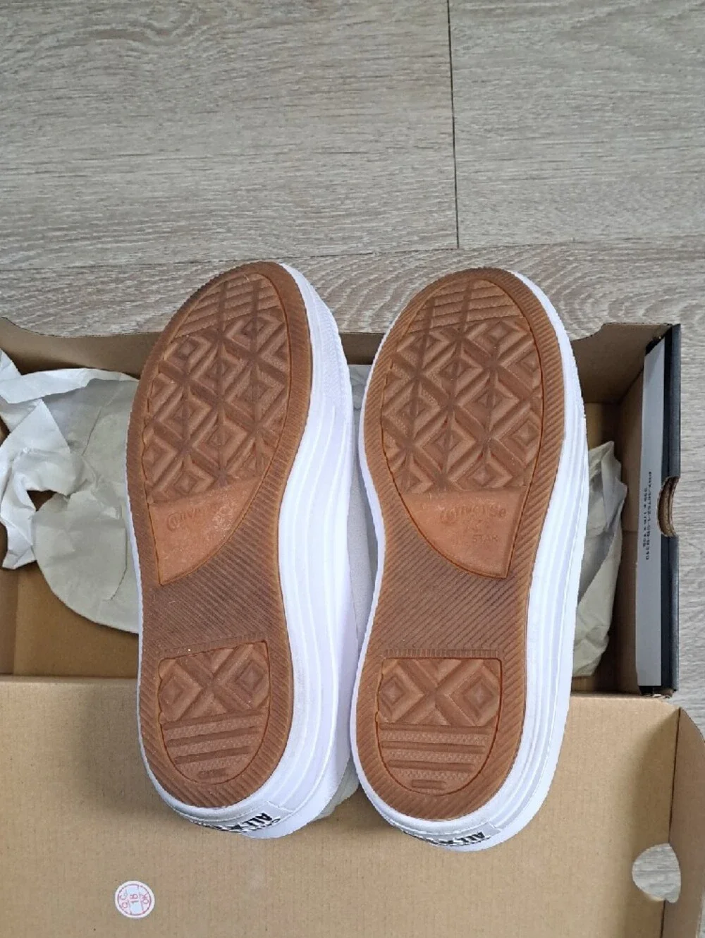All White Converse Chuck Taylor® All Star® Move Platform Ox - Picture 3 of 9